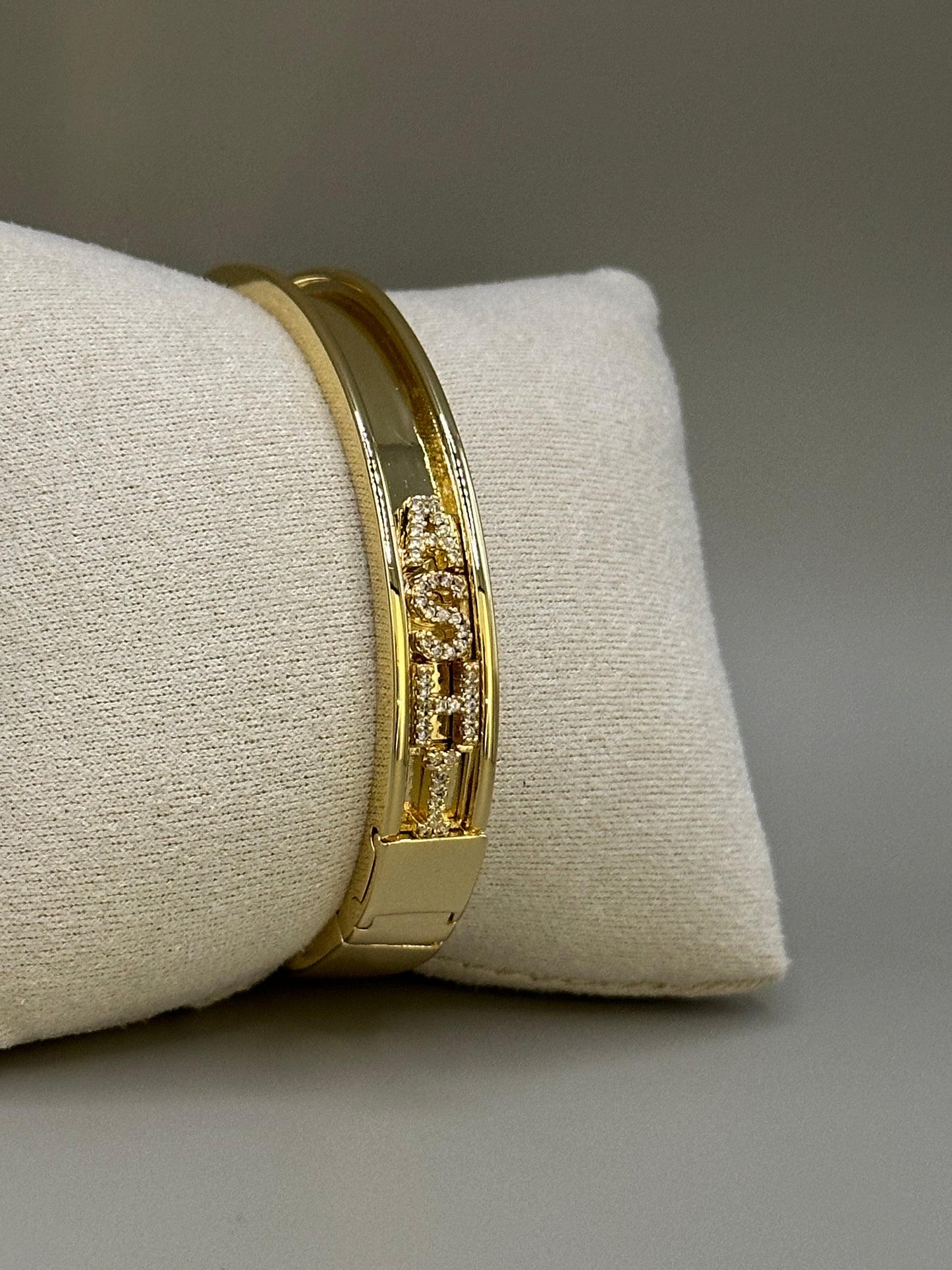 18K Gold Plated Personalised Bangle